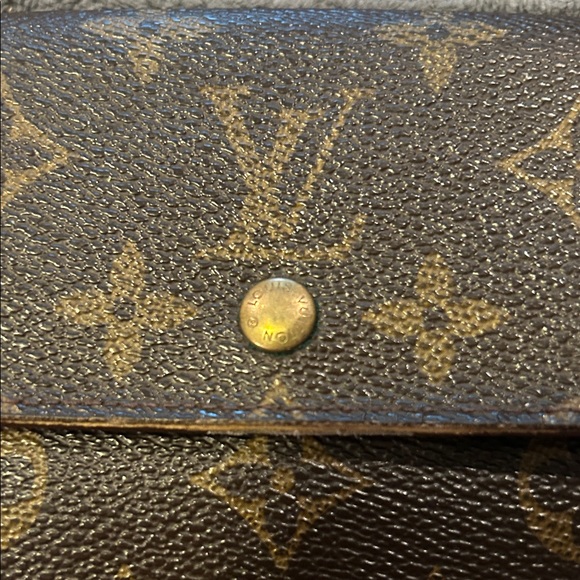Louis Vuitton Monogram Snap Wallet - Picture 2 of 12